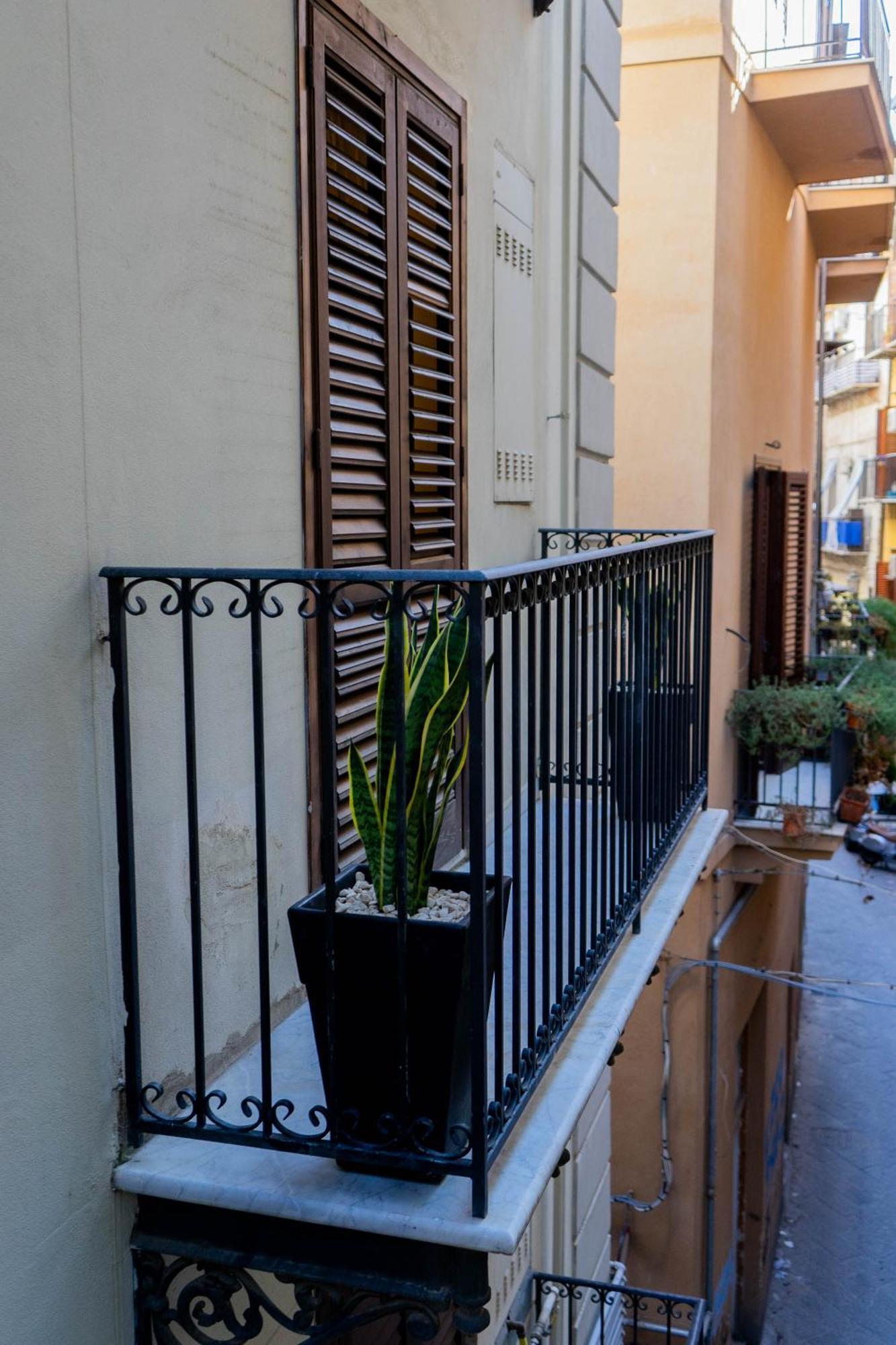 Le Case Di Romeo Alla Vucciria Palermo Exterior foto